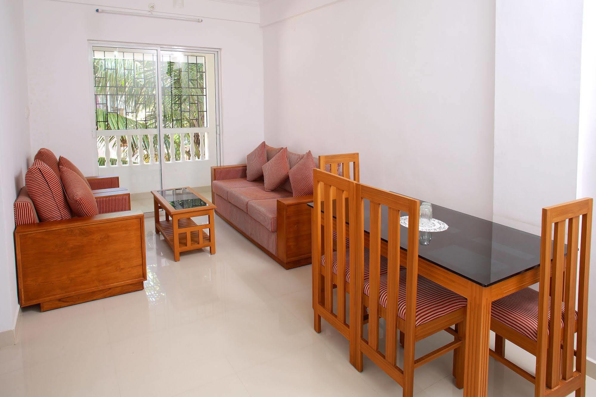 Phils' Residency & Banquets Hotel Kochi Exterior foto