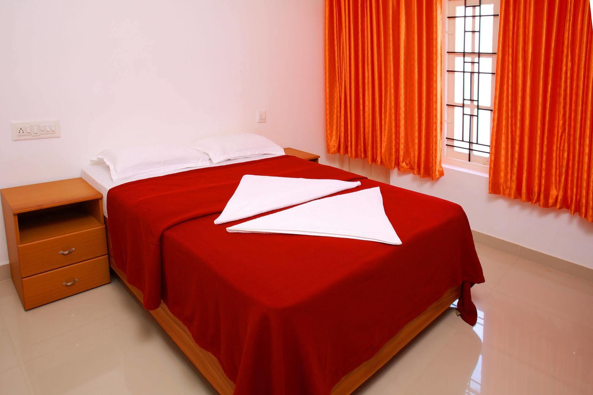 Phils' Residency & Banquets Hotel Kochi Exterior foto