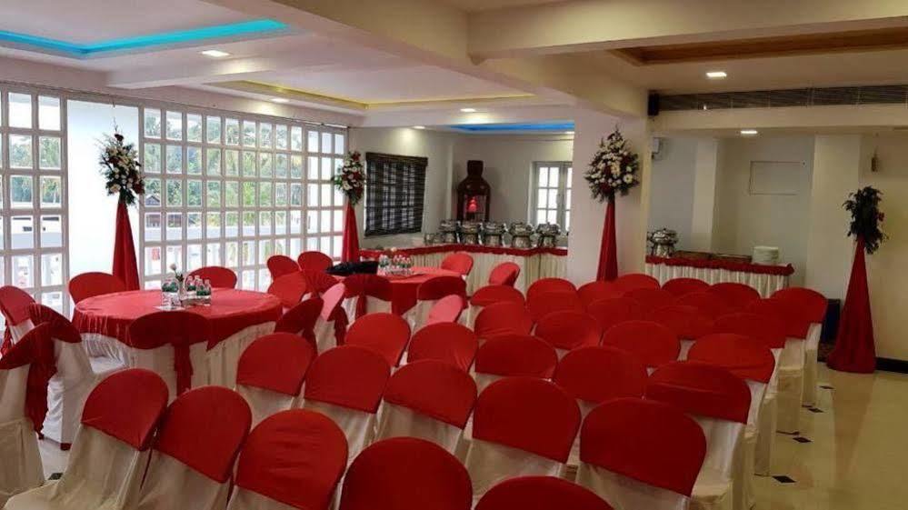 Phils' Residency & Banquets Hotel Kochi Exterior foto